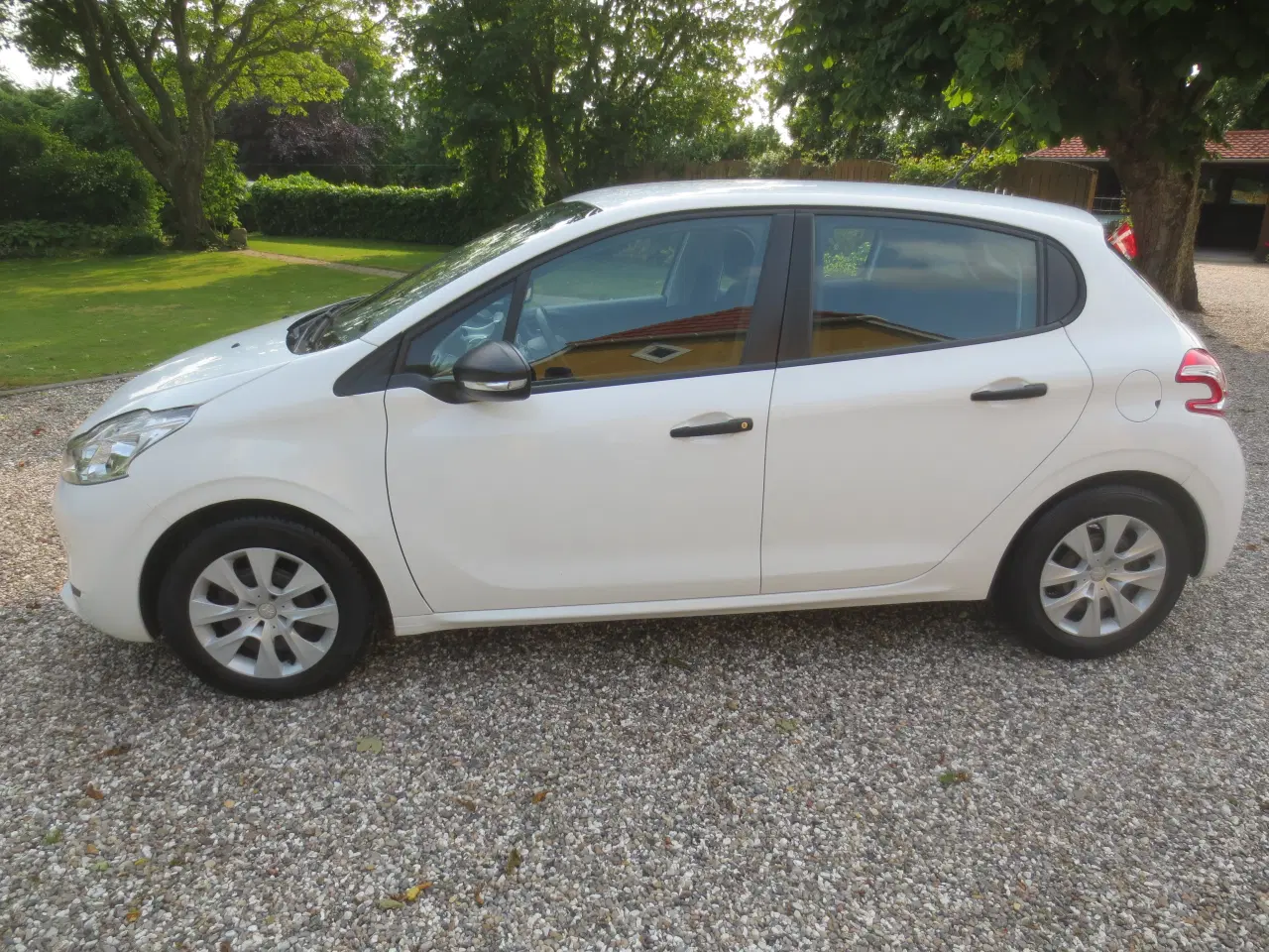 Billede 11 - Peugeot 208 1.0 VTi År 2014. Km 123. 