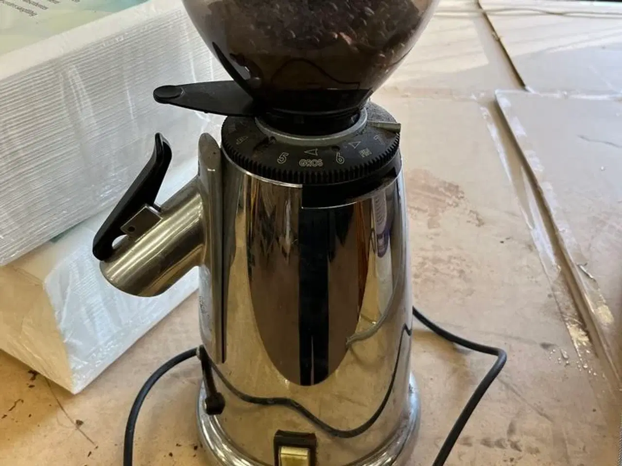 Billede 2 - Kaffekværn KAFFESELSKABET  M55 + 200 Stk. Farvefjerningsservietter