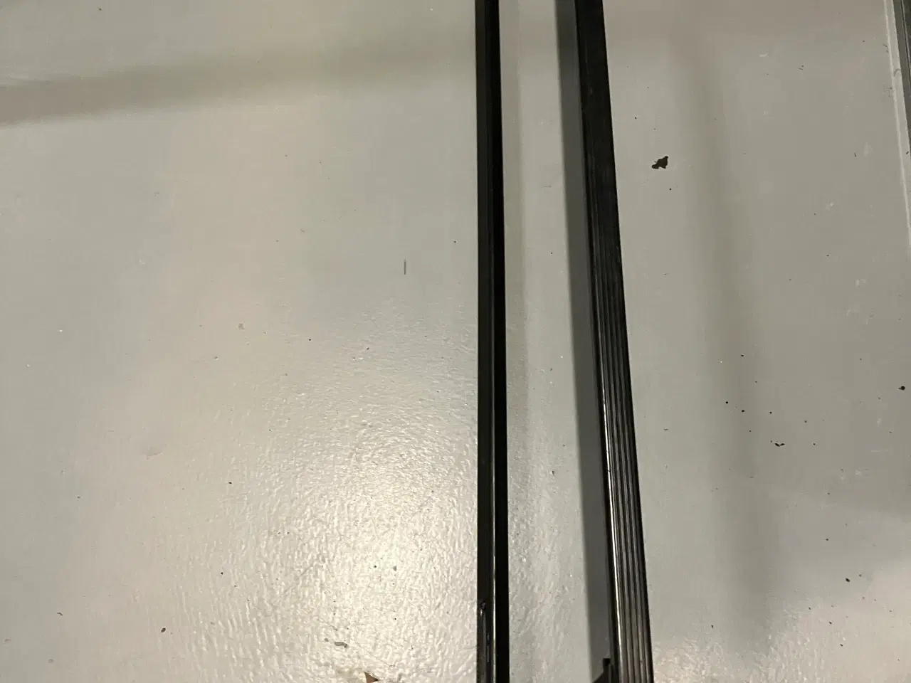 Billede 2 - 2 stk. originale tagbøjler til Nissan