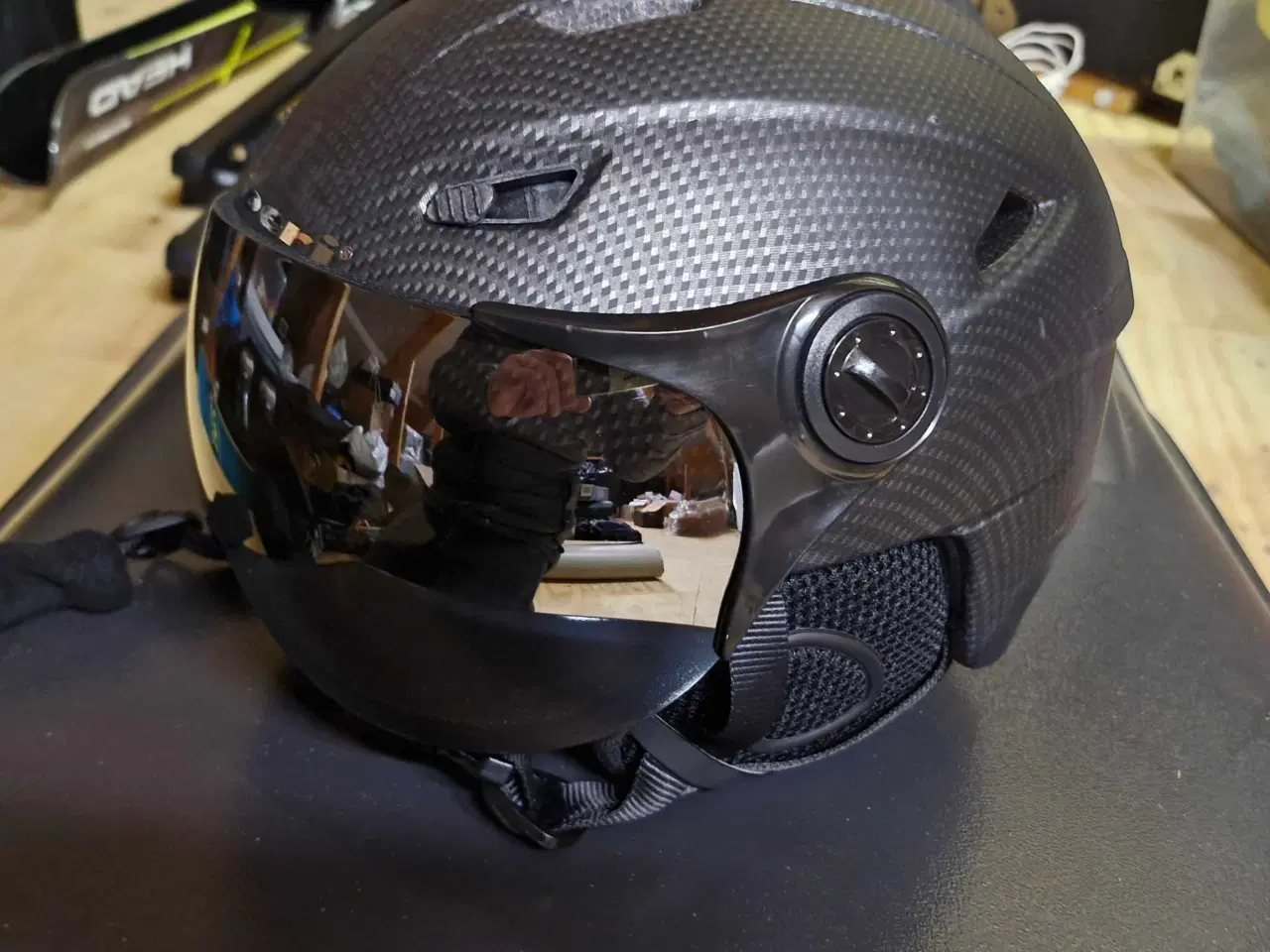 Billede 1 - Skihjelm med visir  str 58-59cm