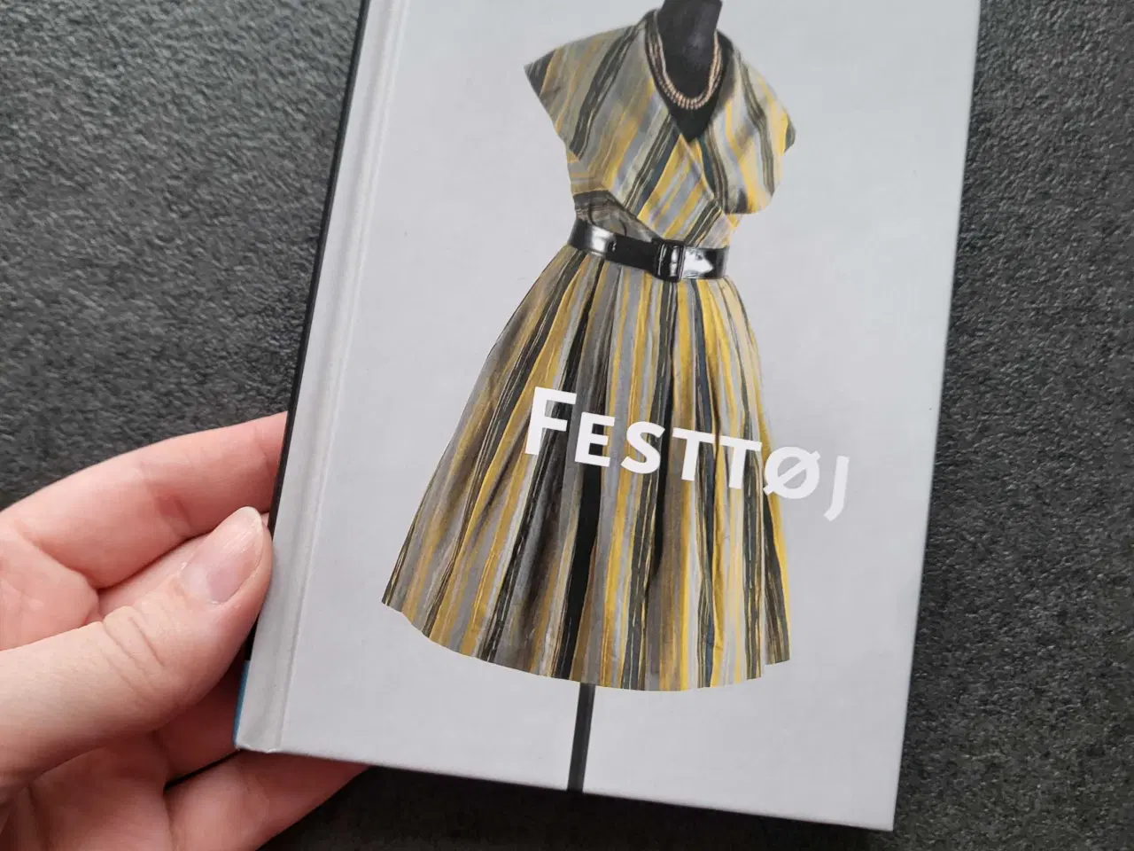 Billede 2 - Lille bog om festtøj 