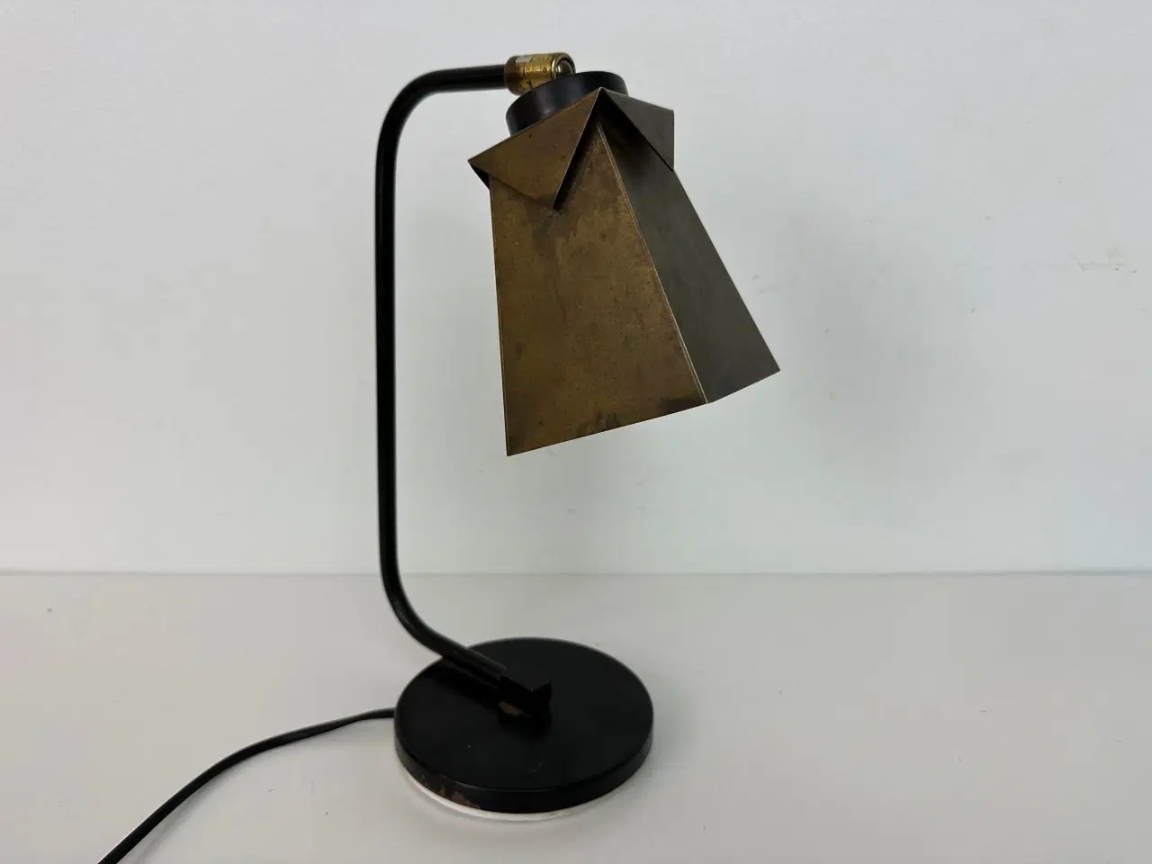 Billede 6 - Vintage bordlampe i messing og sort stel