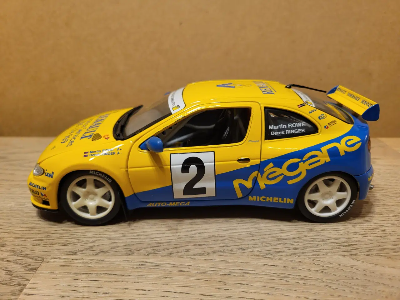 Billede 8 - Modelbiler 3 stk. 600 kr. 1:18