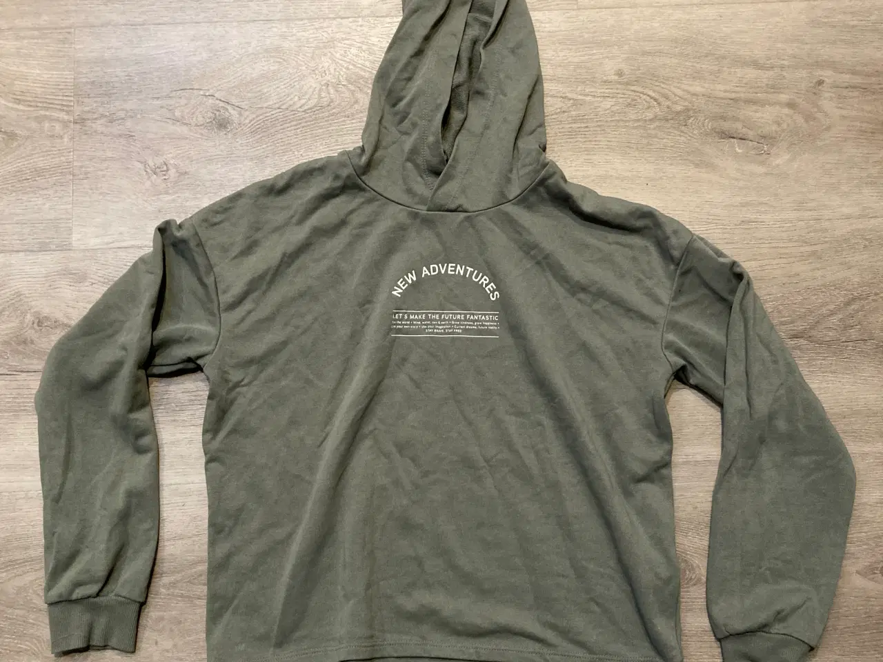 Billede 1 - Grøn hoodie str. 146/152