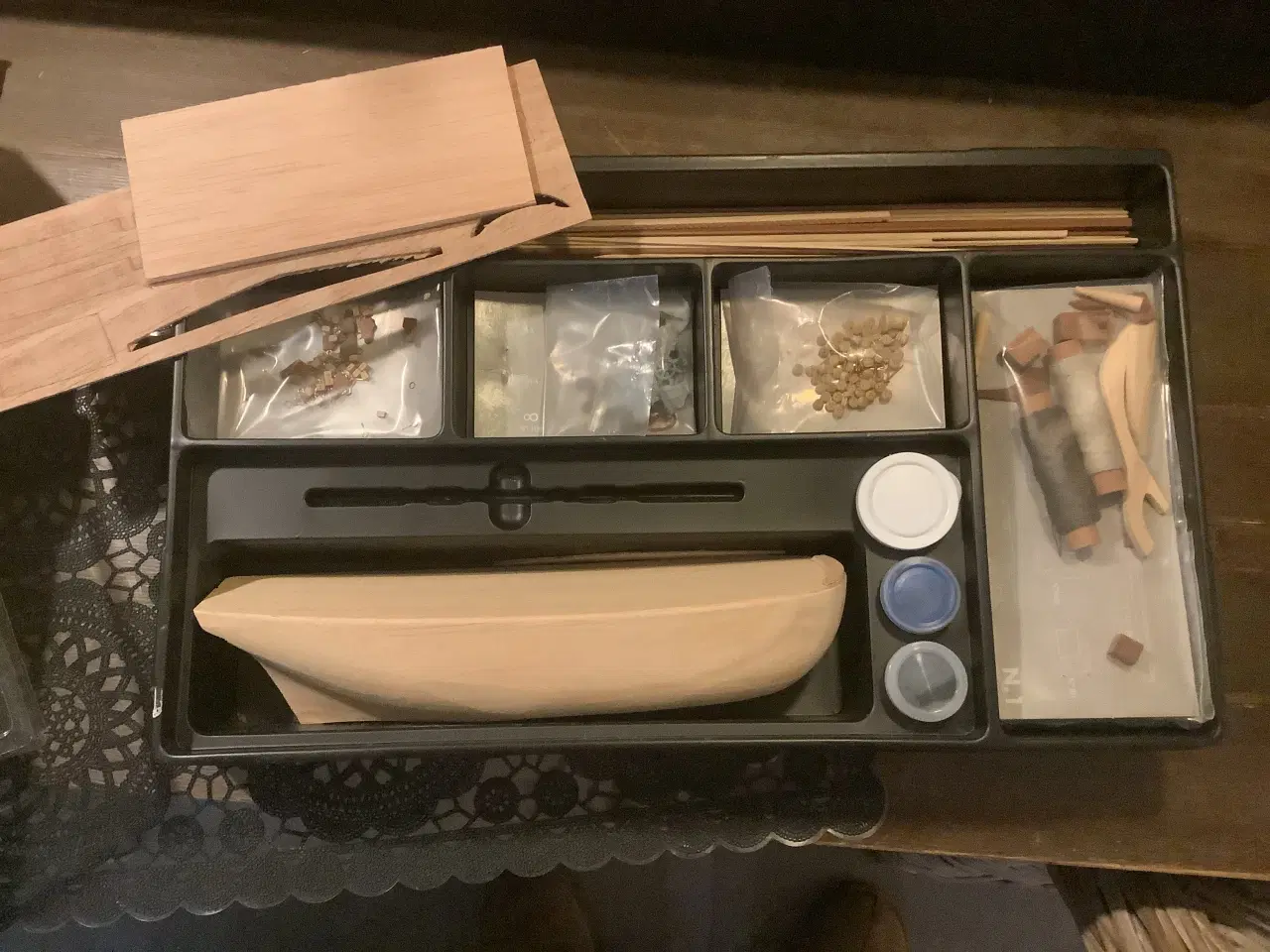 Billede 4 - HMS Bounty træ-skibs modelbyggesæt. Constructo