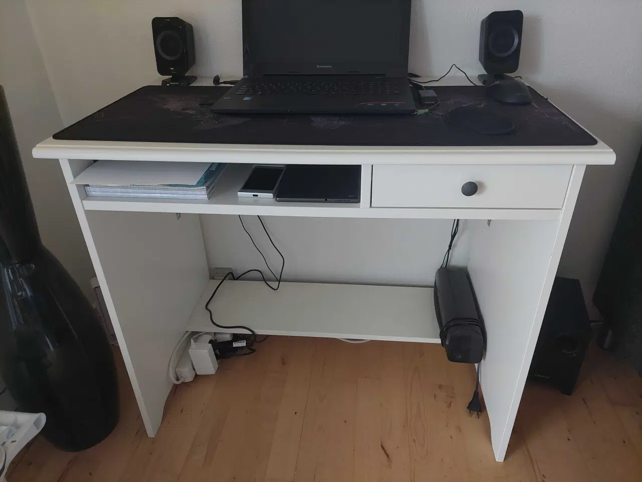 Billede 4 - Skrivebord med kontorstol 