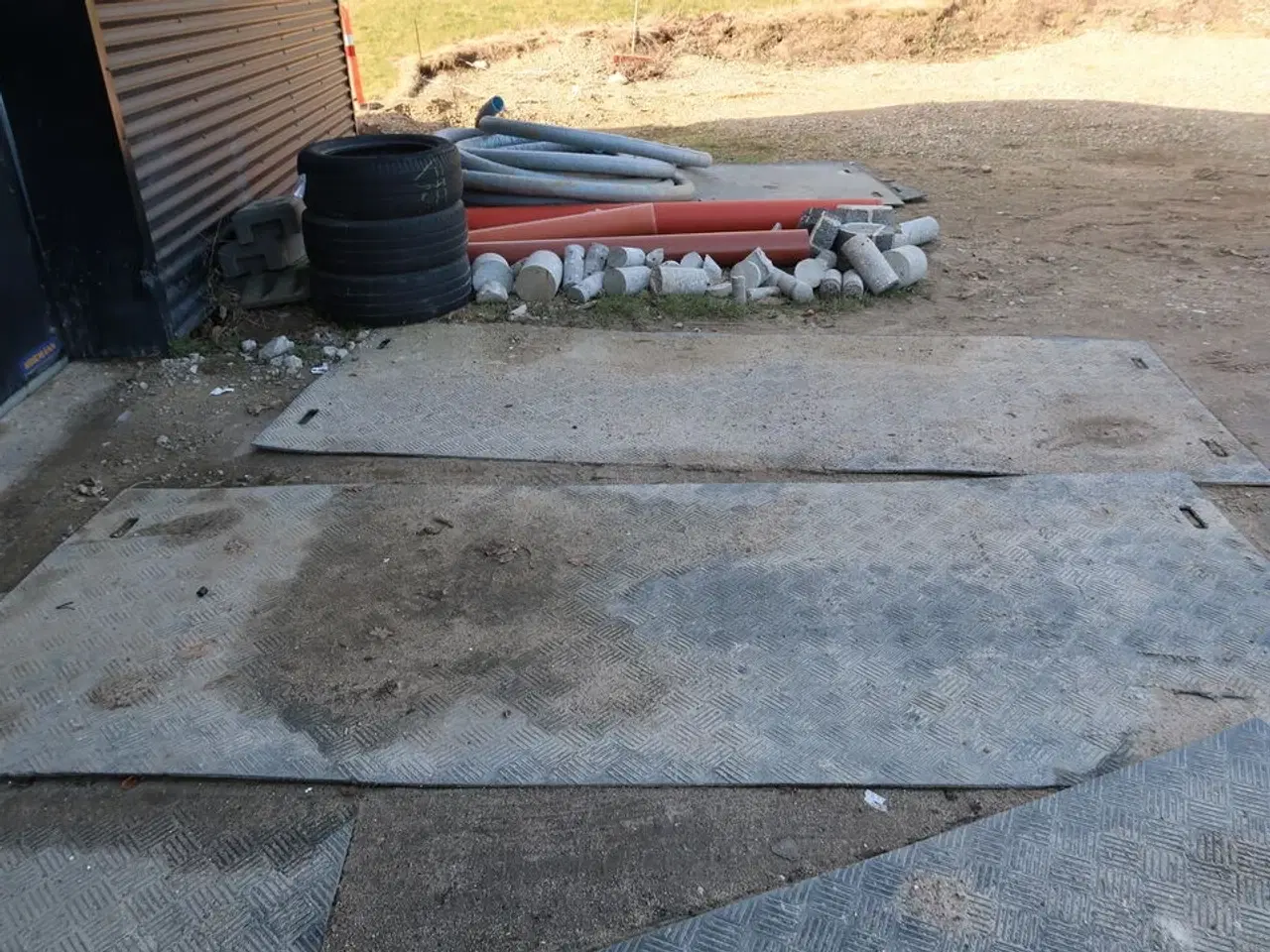 Billede 3 - 8 stk. køreplader, div. Varelager, palletank, karm m.m.