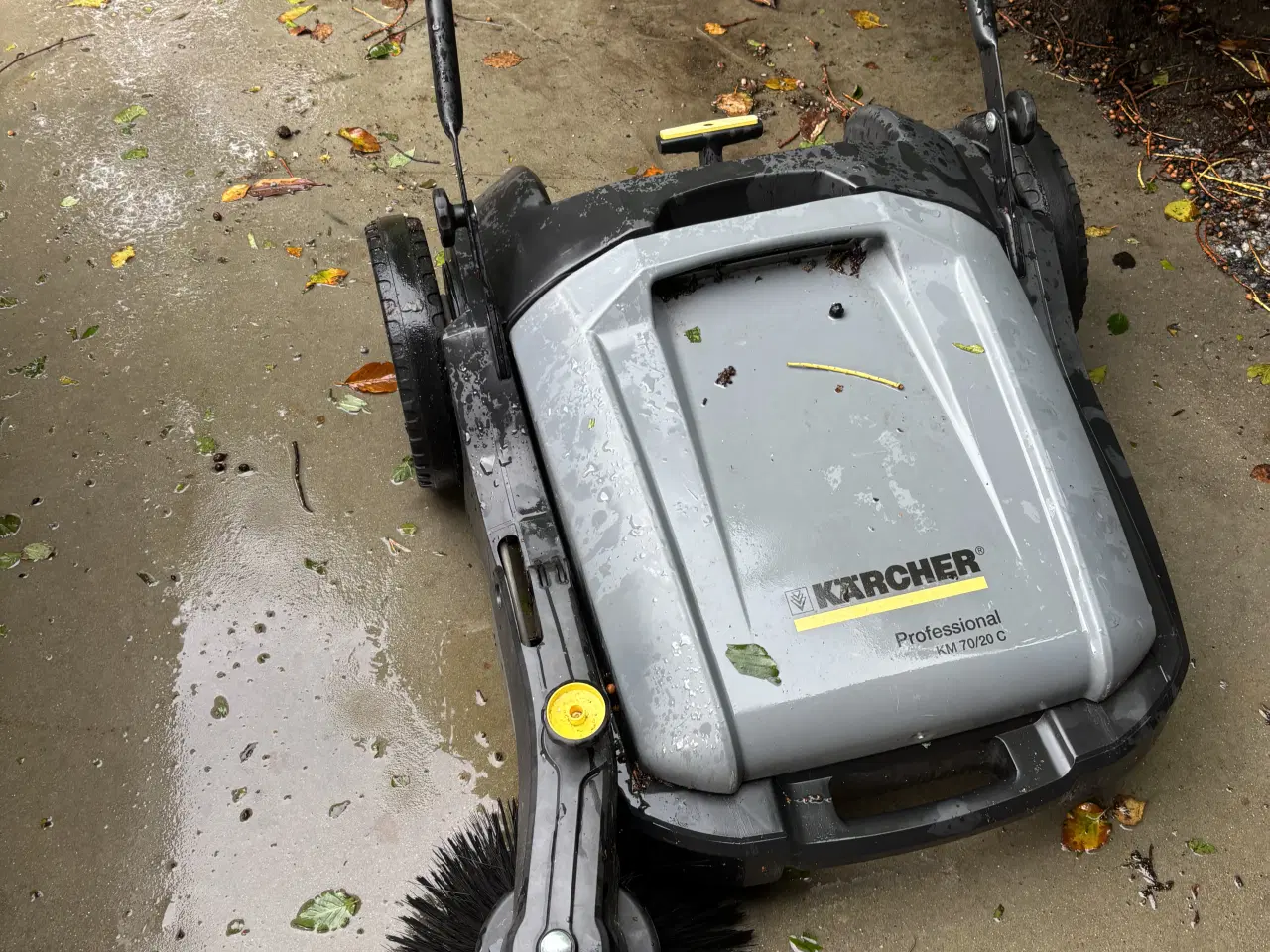 Billede 1 - Fejemaskine Kärcher Professional KM70/20C