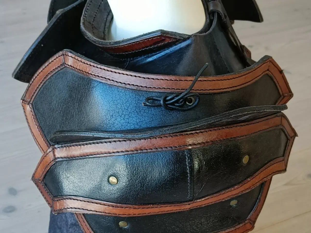 Billede 4 - Shoulder Armour With Neck Guard