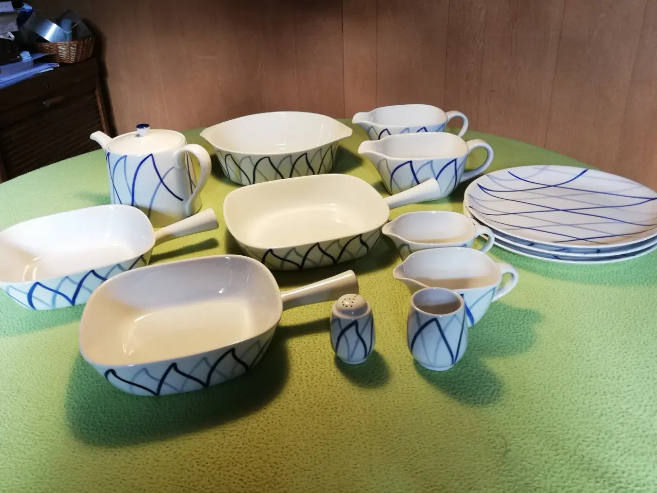 Billede 4 - Blå Flamme/Harlekin porcelæn tekande,saucekander m