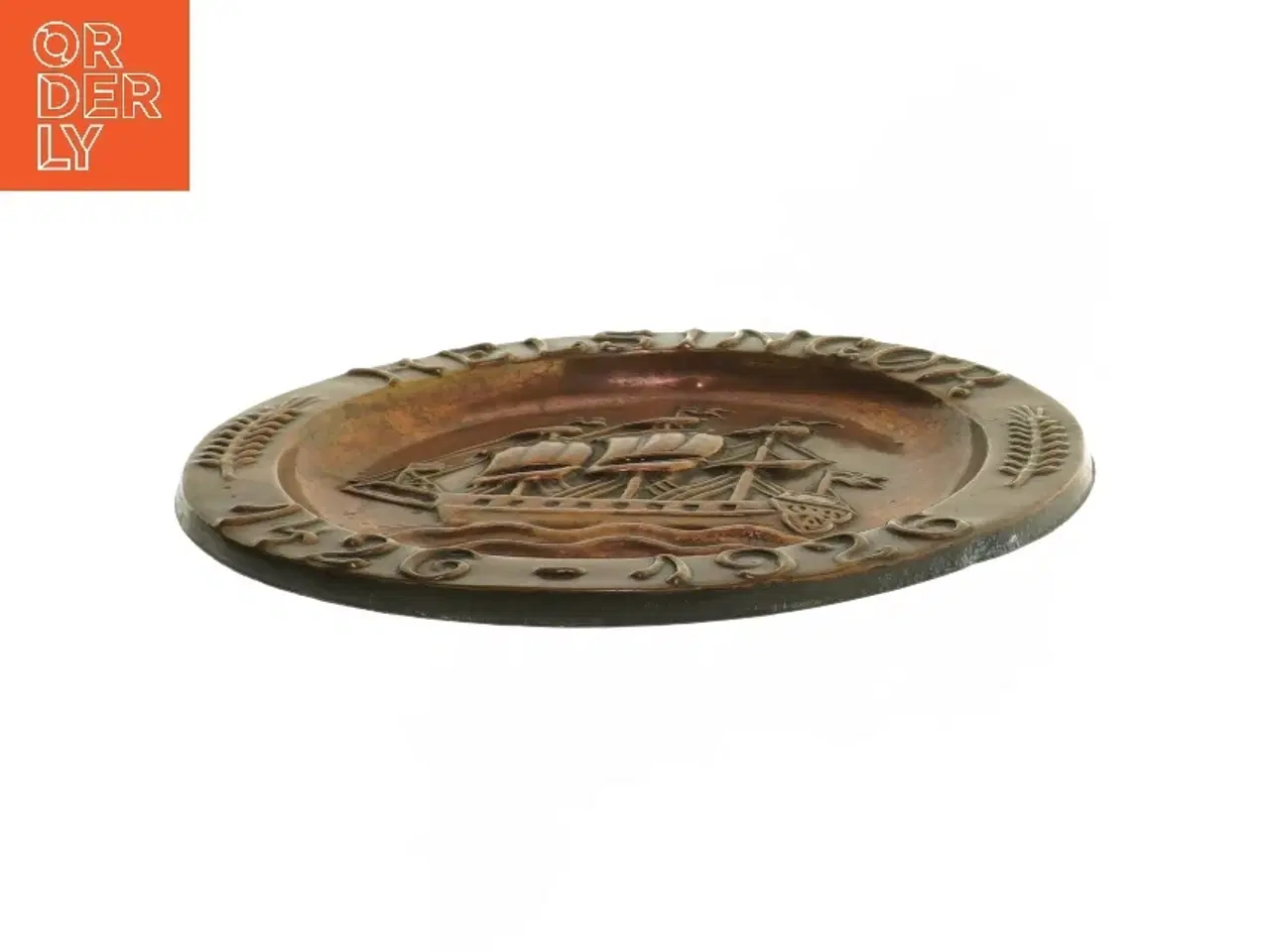 Billede 2 - Dekorativ helsingør 500 års jubilæums platte i messing med skibsmotiv (str. Ø 17,5 cm)