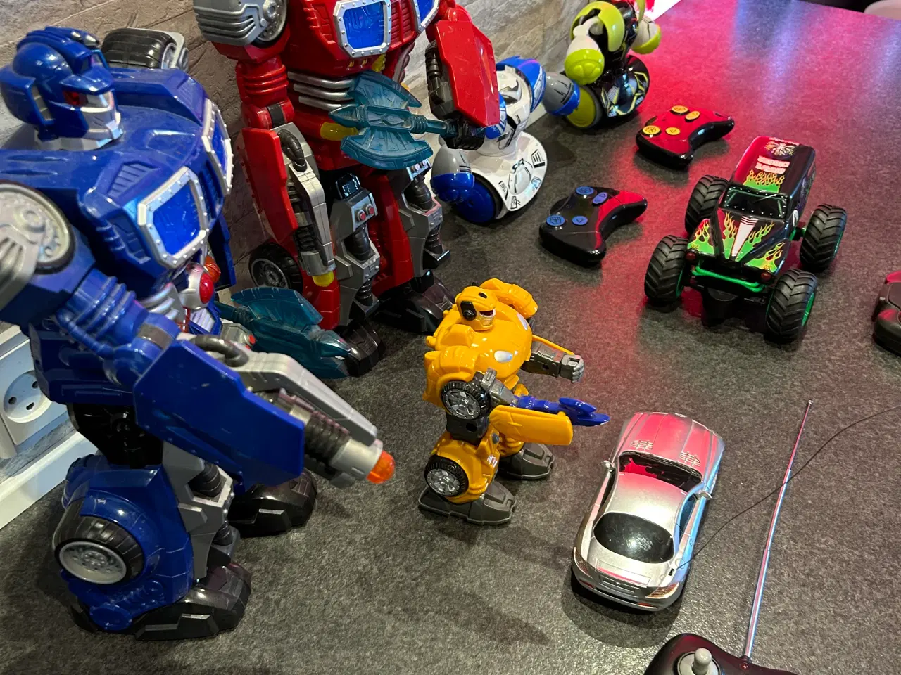 Billede 7 - Robotter og fjernstyrede biler
