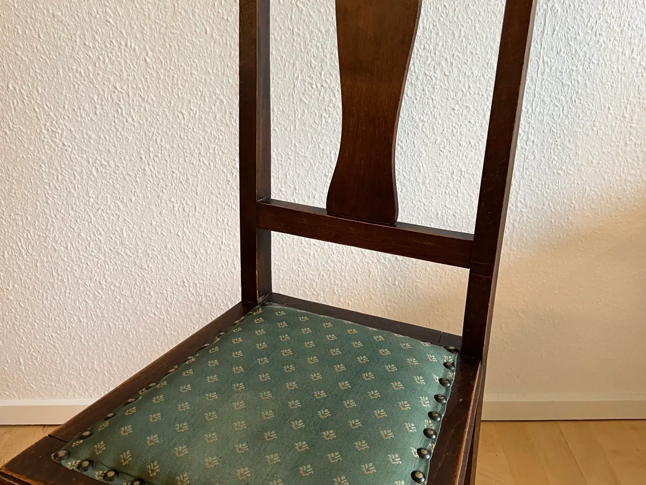 Billede 2 - Gammel spisebordstol