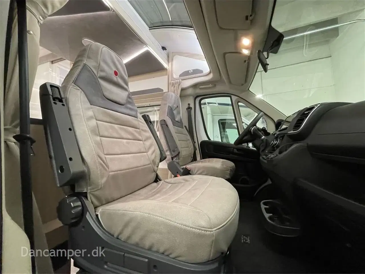 Billede 7 - 2023 - Ilusion   Ilusion XMK 590 Premium, flot lyst interiør, 180 Hk og 9 trins automatgear