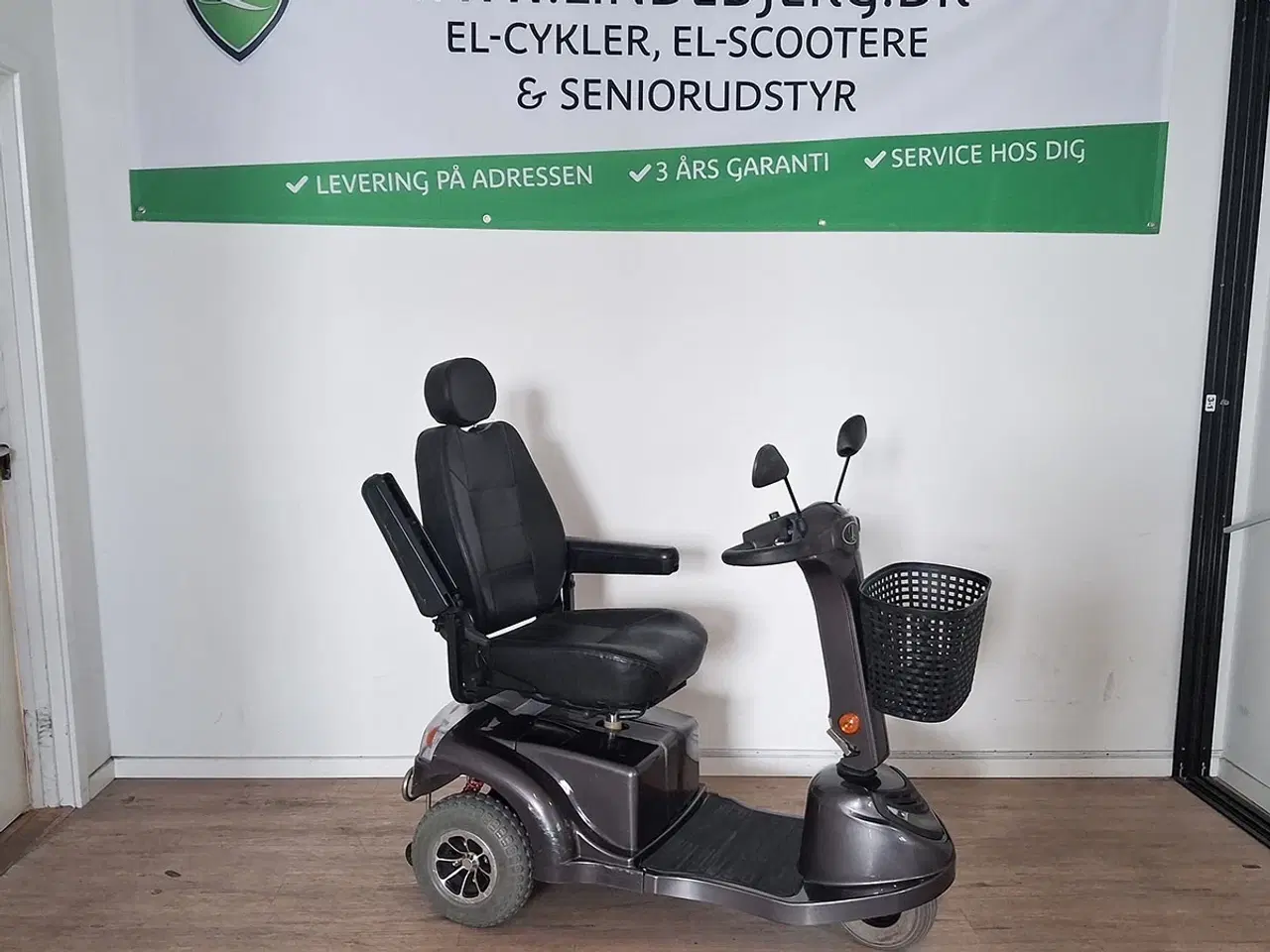 Billede 1 - LM-450 grå