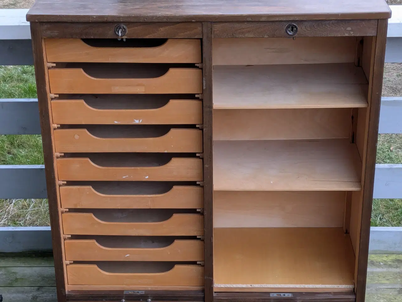 Billede 3 - Retro Arkivskab med 2 jalousi låger.