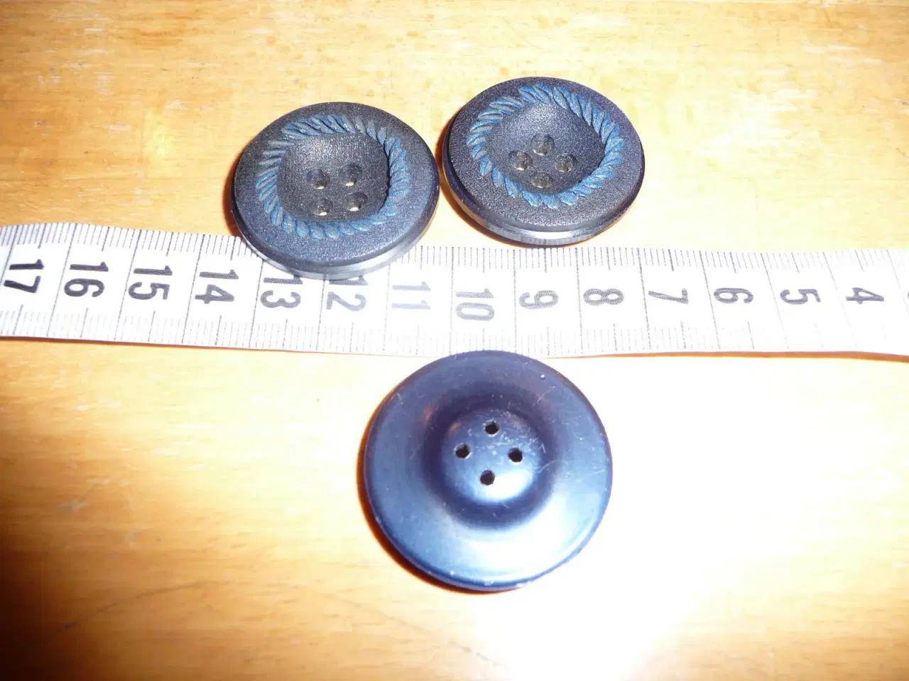 Billede 1 - 3 store gamle knapper