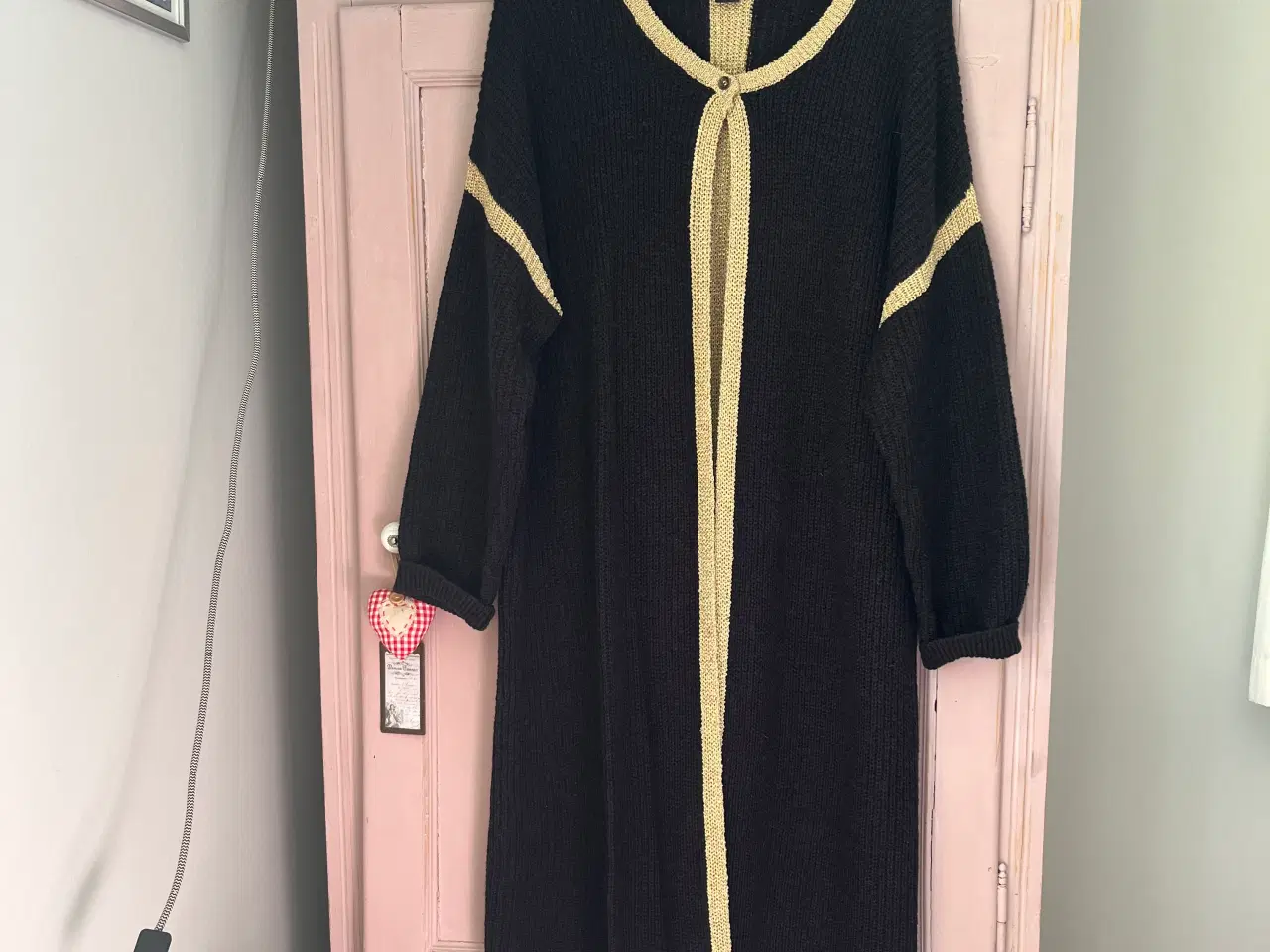 Billede 2 - lang strik cardigan fra Adia str. M 46/48