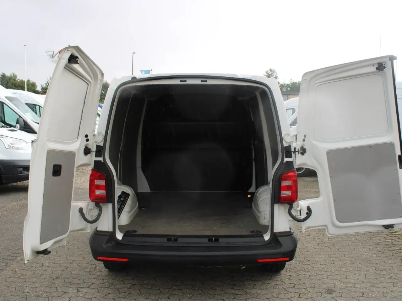 Billede 10 - VW Transporter 2,0 TDi 150 Kassevogn DSG kort