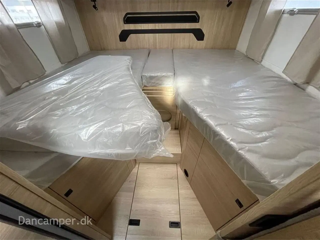 Billede 25 - 2026 - Chausson 797 Ultimate Line   Chausson 797 Ultimate Line, 140 HK, 8-trins automatgearkasse, solcelle. sænkeseng, alu.fælge og adaptiv fartpilot