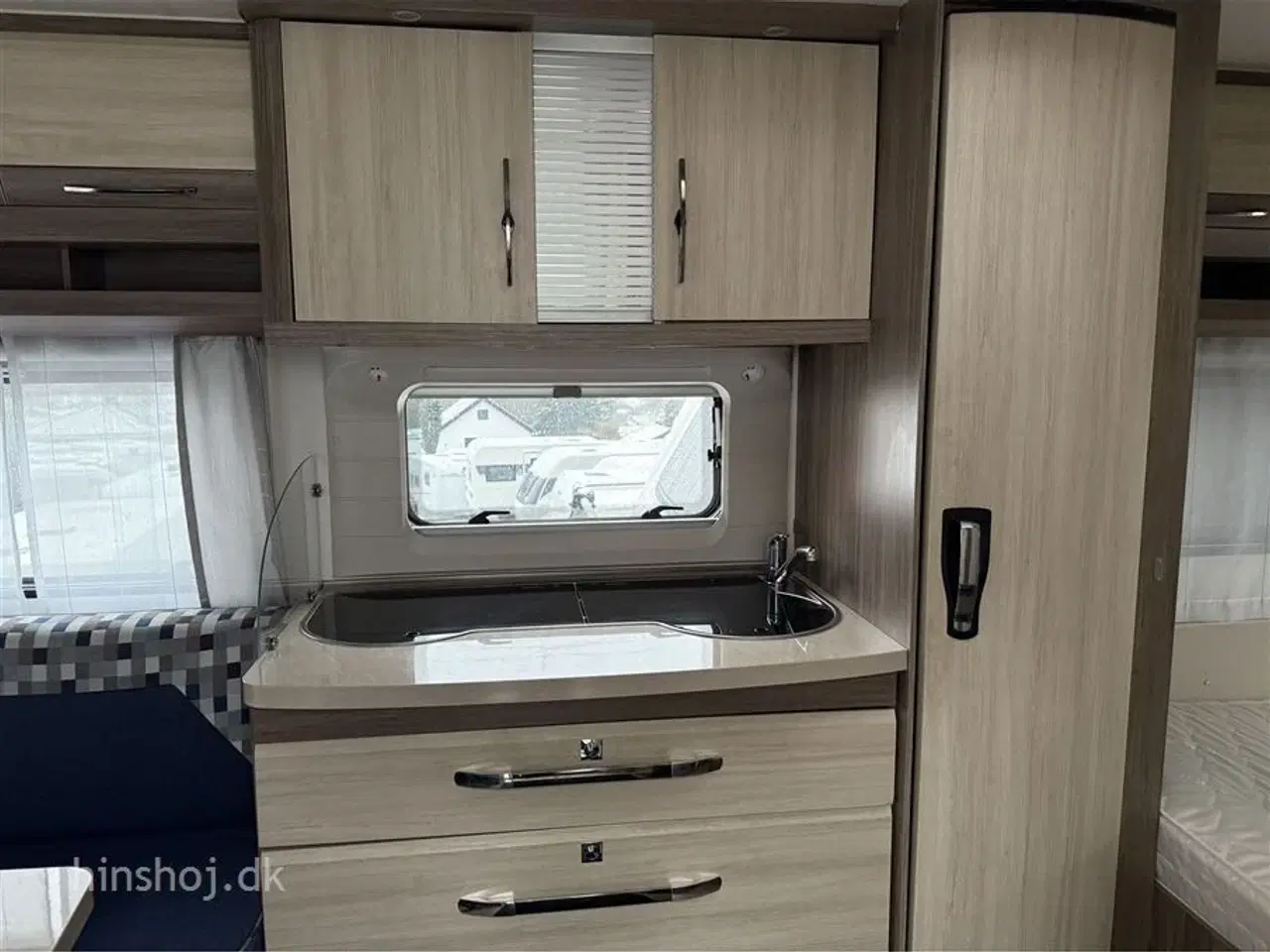 Billede 9 - 2017 - Hobby De Luxe 460 UFe   Dejlig vogn med rundsidegruppe og franskseng fra Hinshøj Caravan A/S