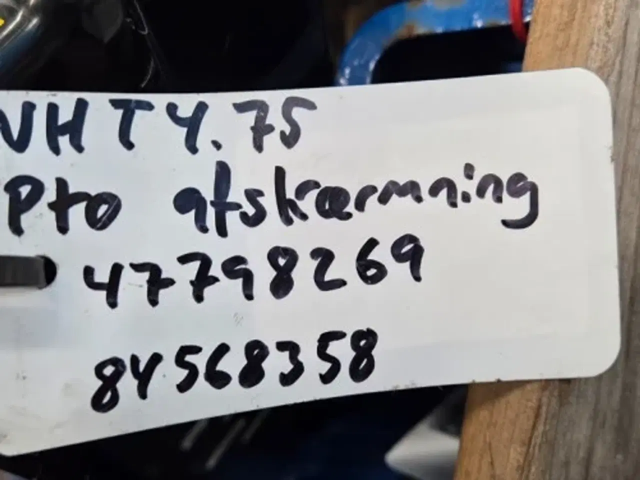 Billede 17 - New Holland T4.75 Pto Afskærmning 47798269  6Stk