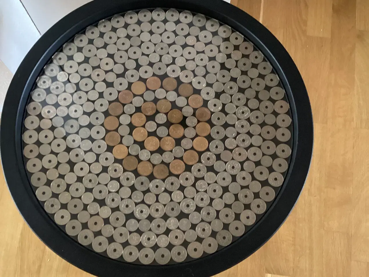 Billede 2 - Bakkebord med mønter.