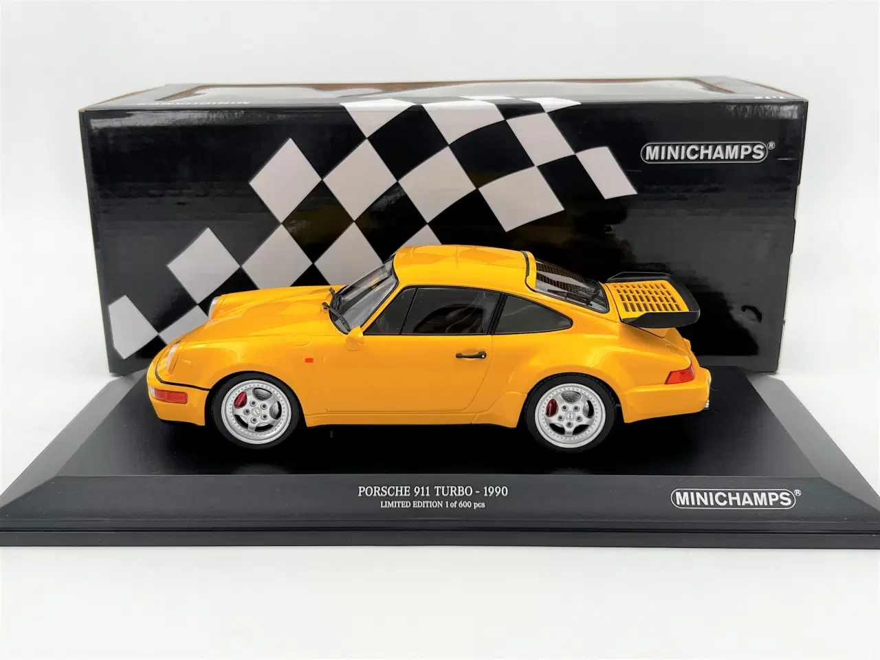 Billede 7 - 1990 Porsche 911 Turbo 964 1 af 600stk - 1:18