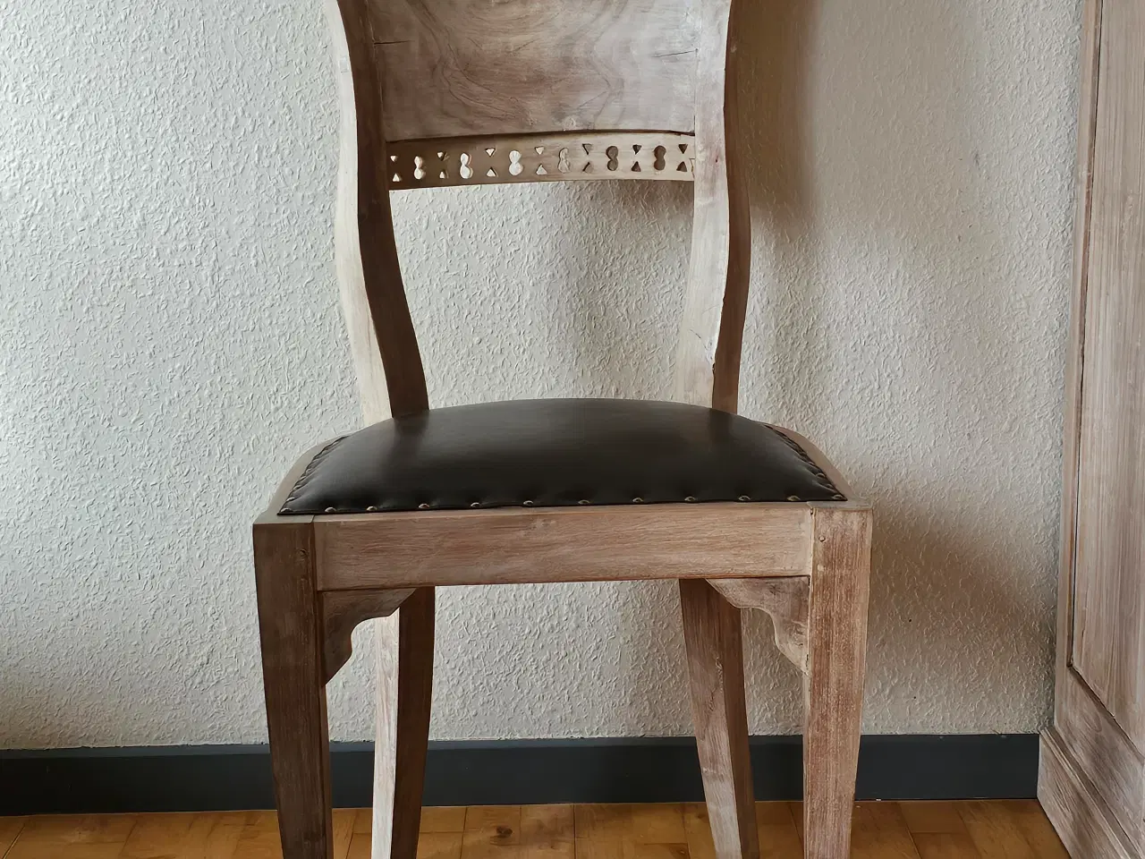 Billede 7 - Spisebord med stole i hvidpigmenteret teak