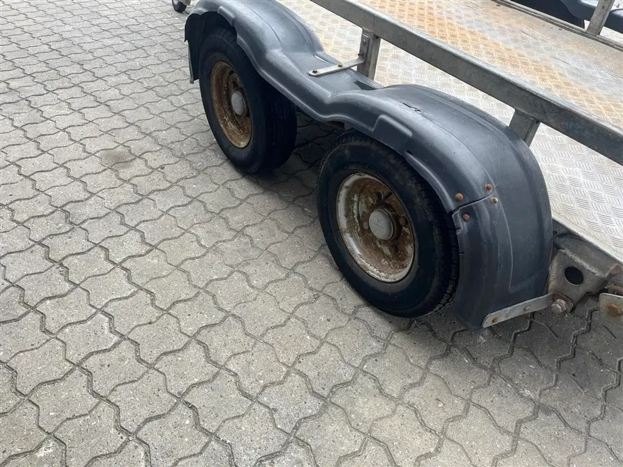 Billede 6 - Ifor Williams Model 4 lille maskintrailer med ramper.