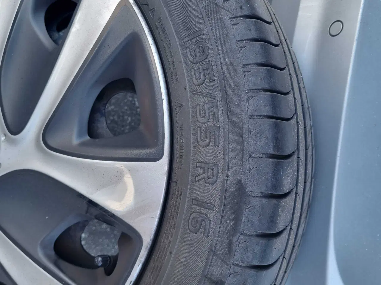 Billede 2 - Sommerdæk 16" Michelin