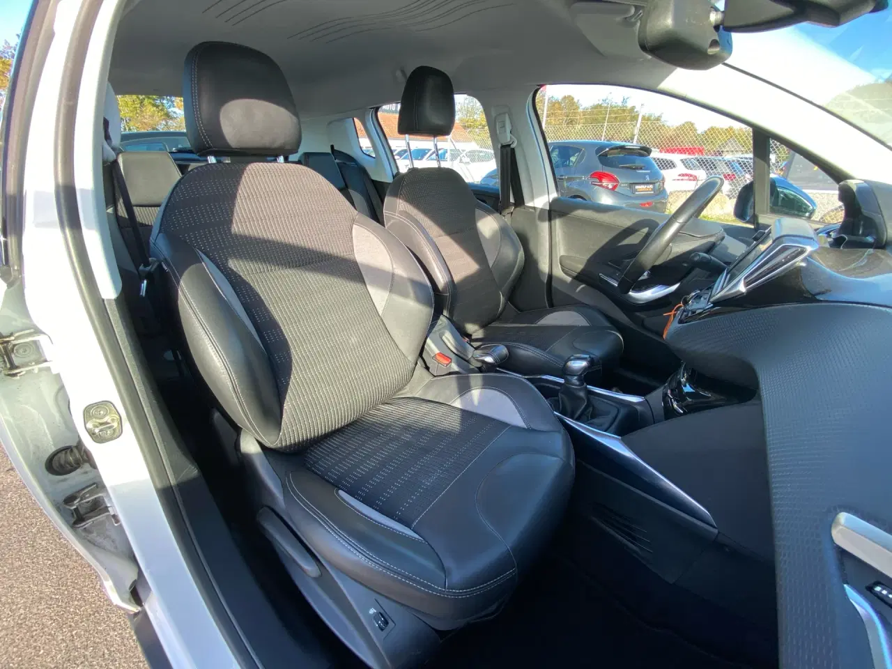 Billede 6 - Peugeot 2008 1,2 VTi Allure 82HK