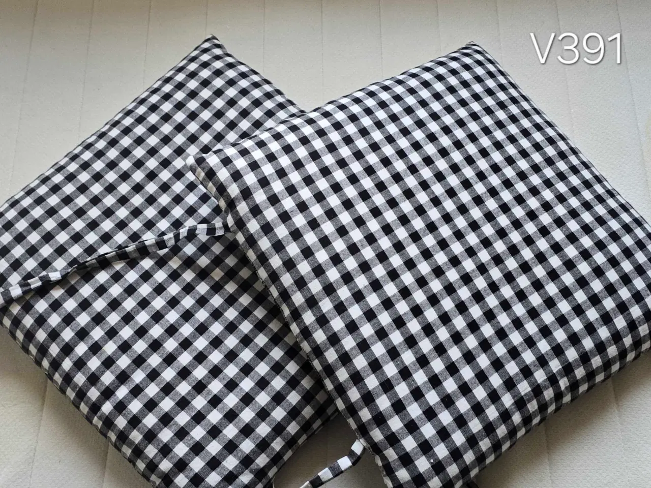 Billede 1 - 2 ternede puder 40 x 40