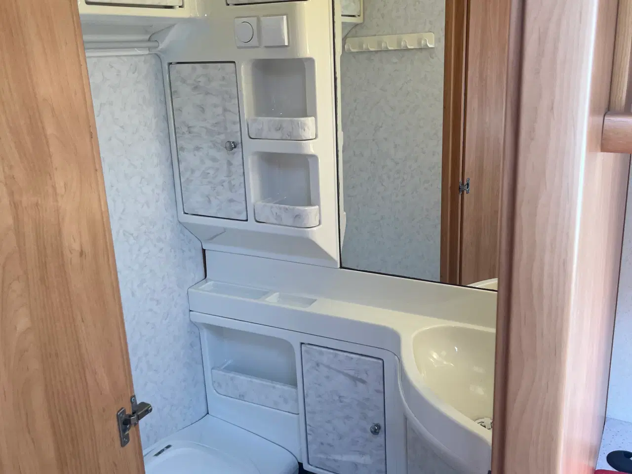 Billede 7 - Flot og velholdt campingvogn.