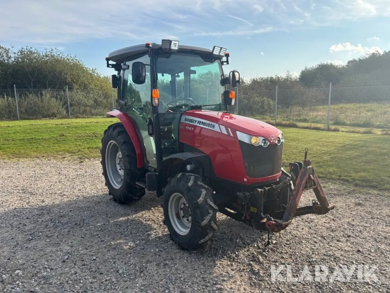 Billede 11 - Traktor Massey Ferguson 1747 4WD + Ekstra hjulsæt