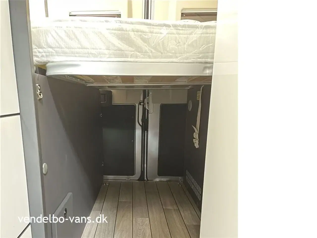 Billede 8 - 2026 - McLouis Menfys Van 1 KUN 541 cm lang - 205 cm bred og 265 cm høj