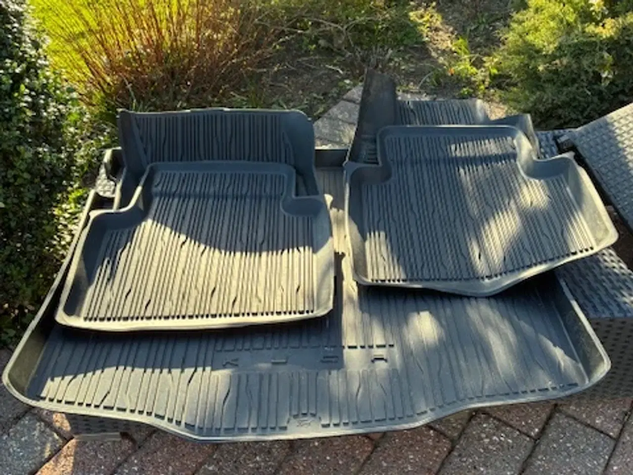 Billede 1 - Bagagerumsbakke og vinter gummimåtter vinter hjul