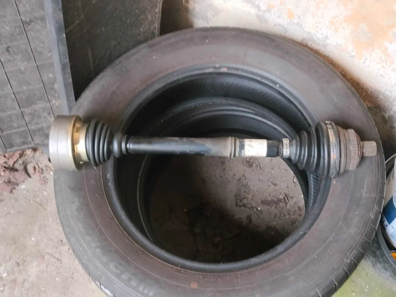 Billede 2 - Drivaksel højre Audi 80 B4