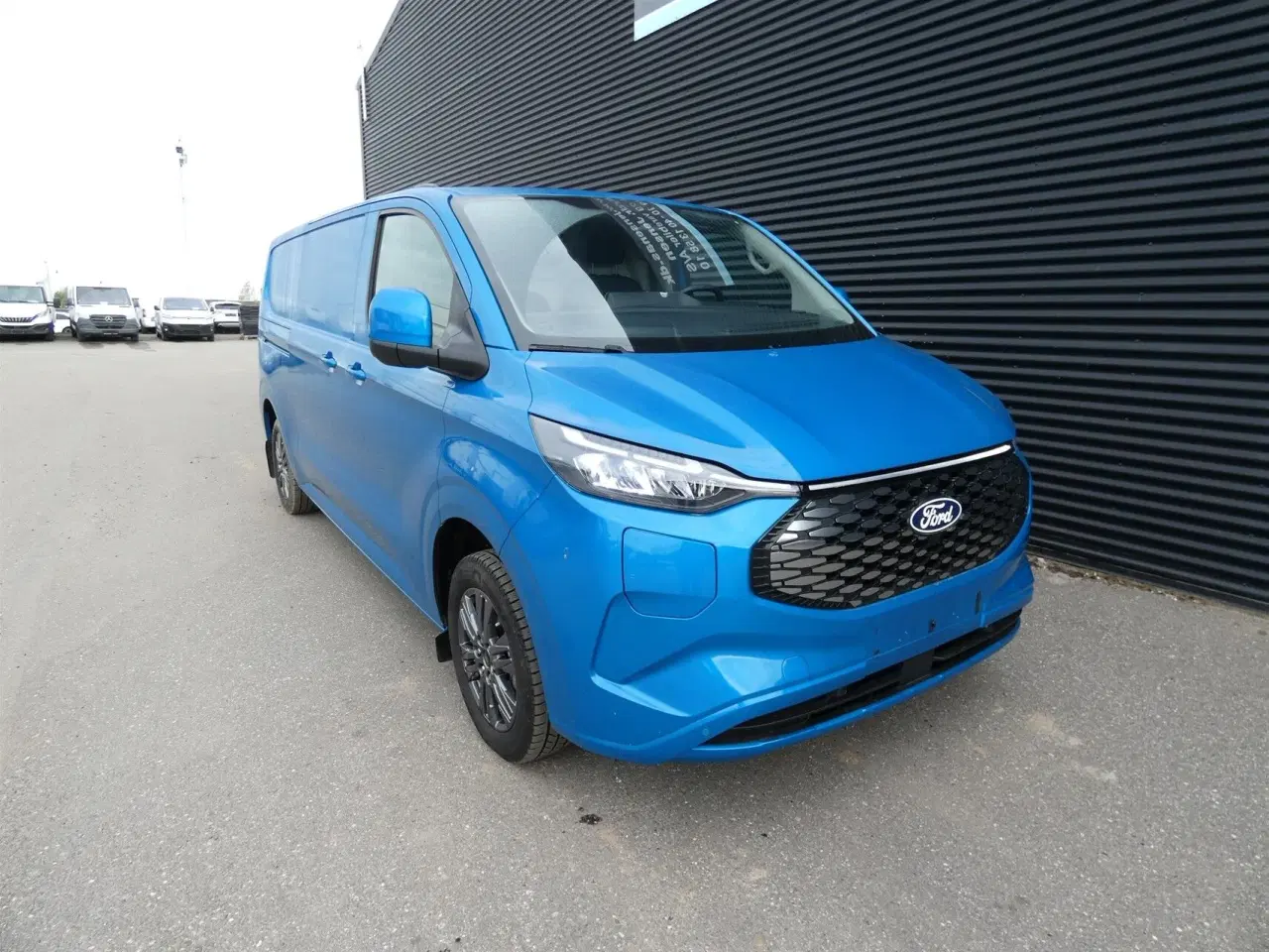 Billede 2 - Ford E-Transit Custom 340 L2H1 EL Limited 218HK Van Aut.