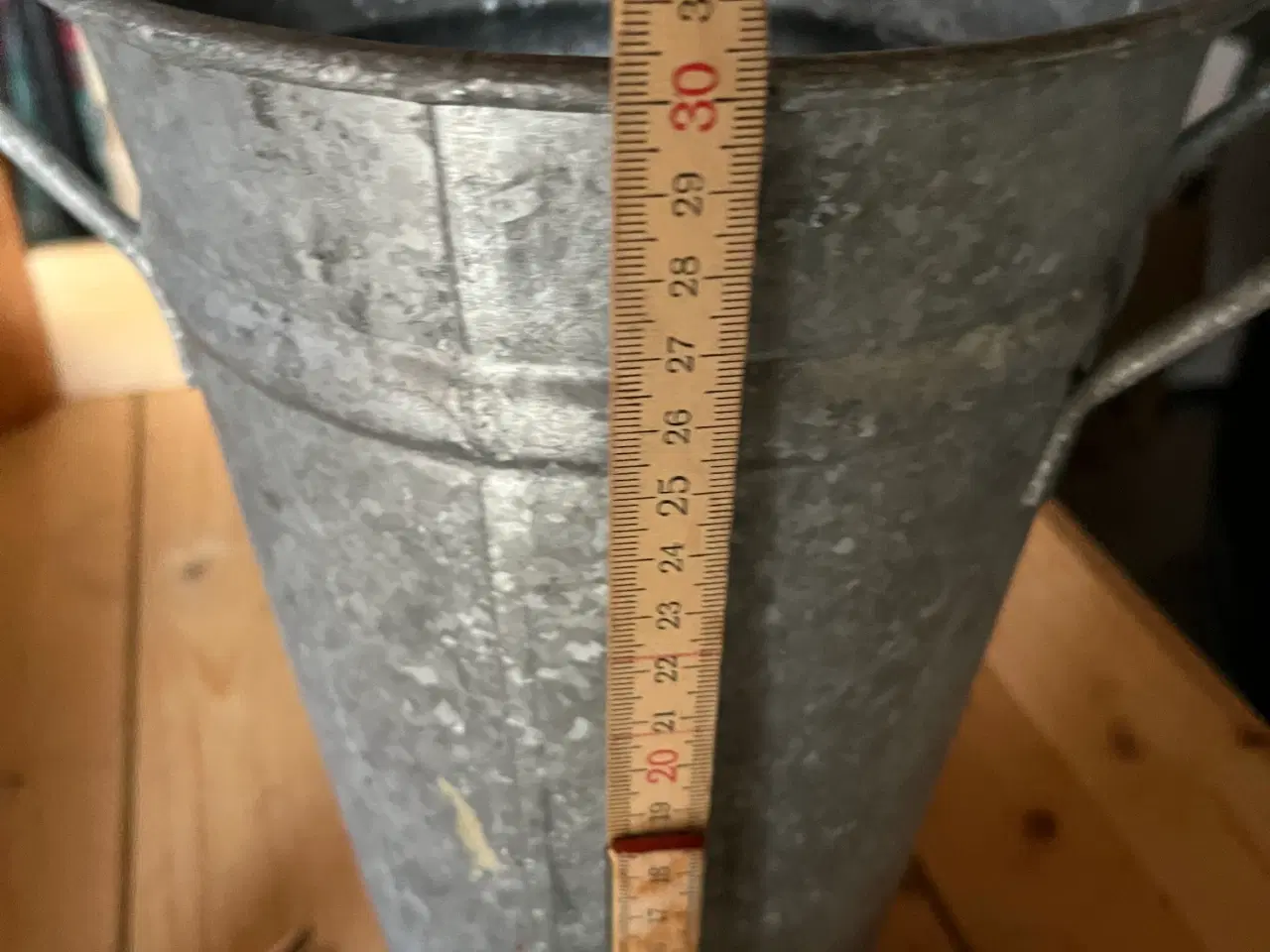 Billede 5 - Zink vase/ holder, 30 cm. høj