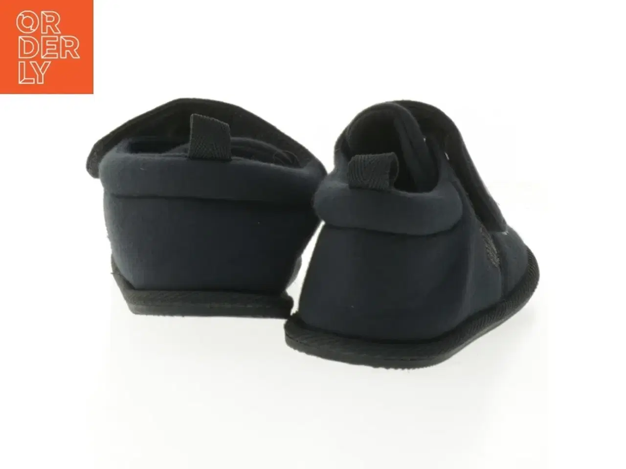 Billede 3 - Børnesutsko med Marvel-motiv fra Marvel (str. 32. - 33)