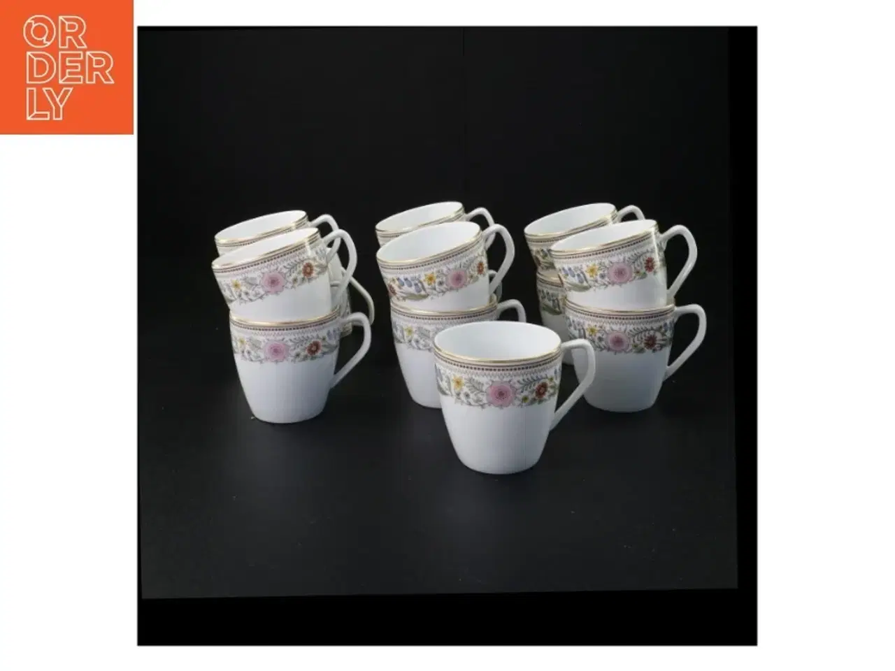 Billede 3 - Porcelænss kaffestel med blomstermotiver fra Schonwald (str. 17 x 17 cm og 13 x 13 cm og 7 x 8 cm og 9 x 7 cm og 7 gang 9 cm og 7 x 3 cm)