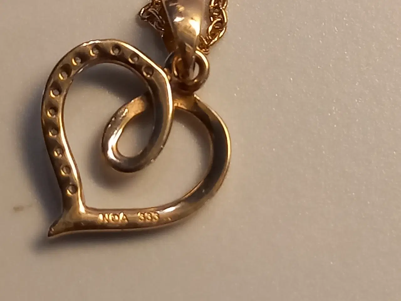 Billede 3 - Halssmykke i guld.