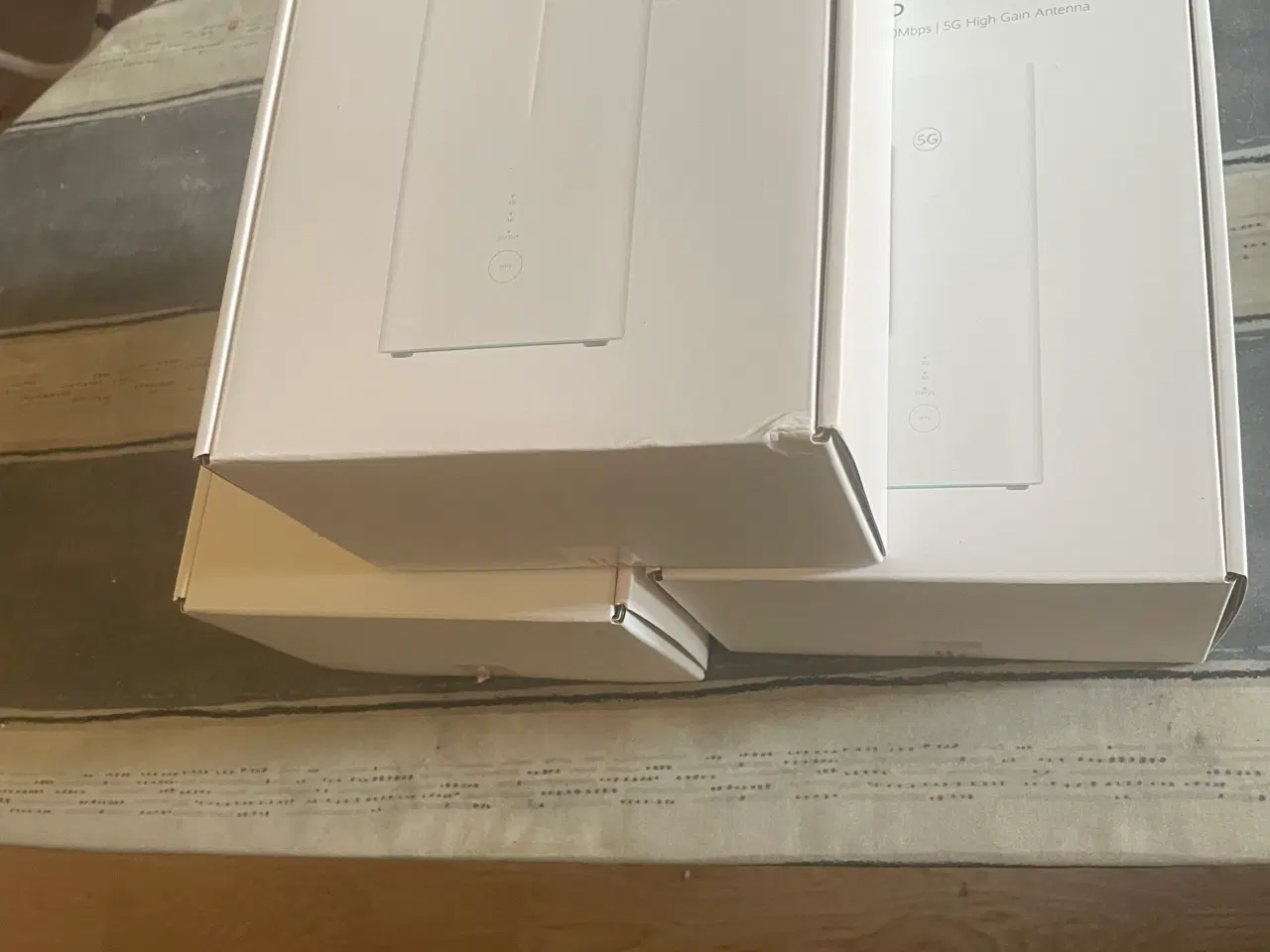 Billede 4 - 5g routere, 3 uåbent og 1 prøvet. Byd endelig.