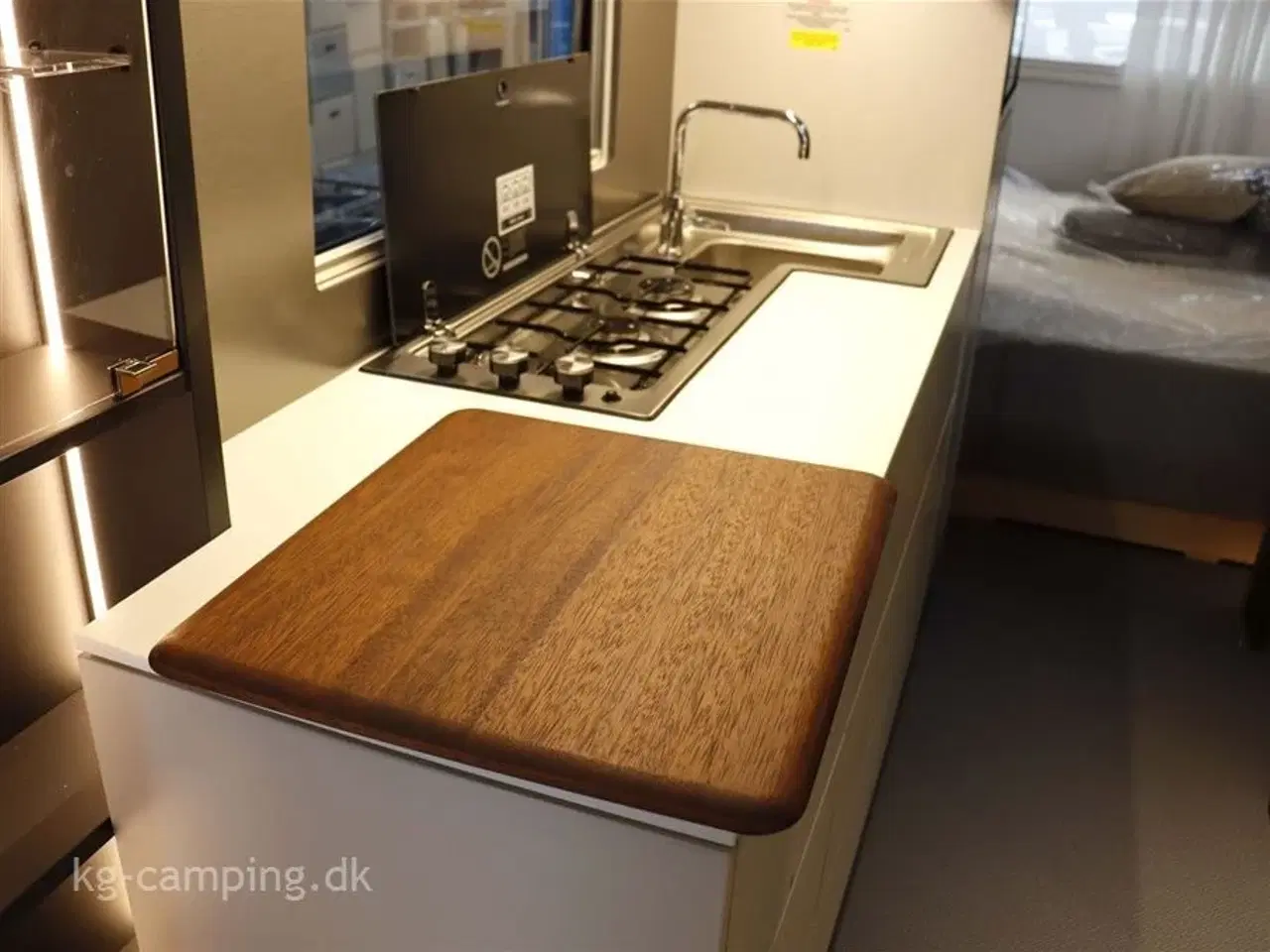 Billede 5 - 2022 - Adria Astella 644 DP TILBUD nu nedsat med kr. 71.000,- | Oplev ferie på førsteklasse i Astella, Luksuscamping på en helt ny måde.