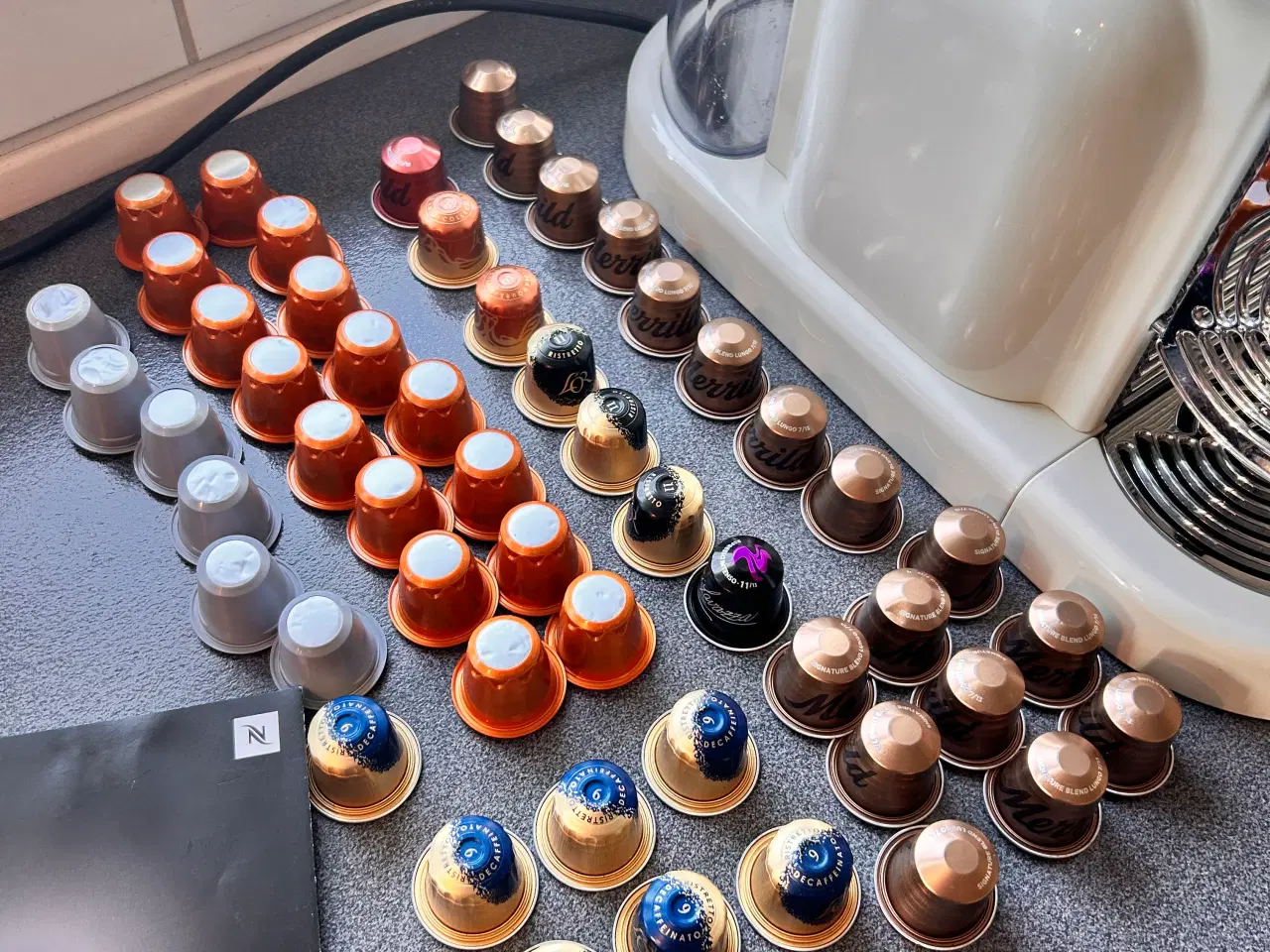 Billede 4 - Nespresso maestria i creme hvid espressomaskine