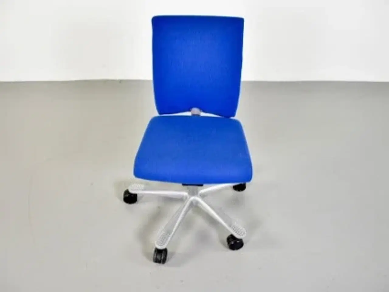 Billede 5 - Häg h04 credo 4200 kontorstol med blåt polster og gråt stel