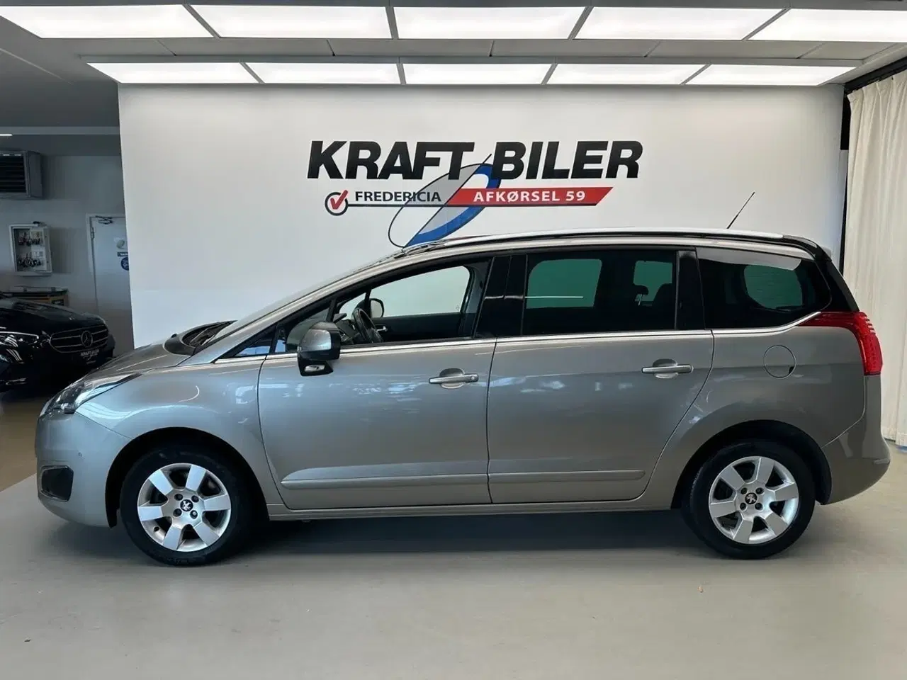 Billede 2 - Peugeot 5008 1,6 BlueHDi 120 Allure 7prs