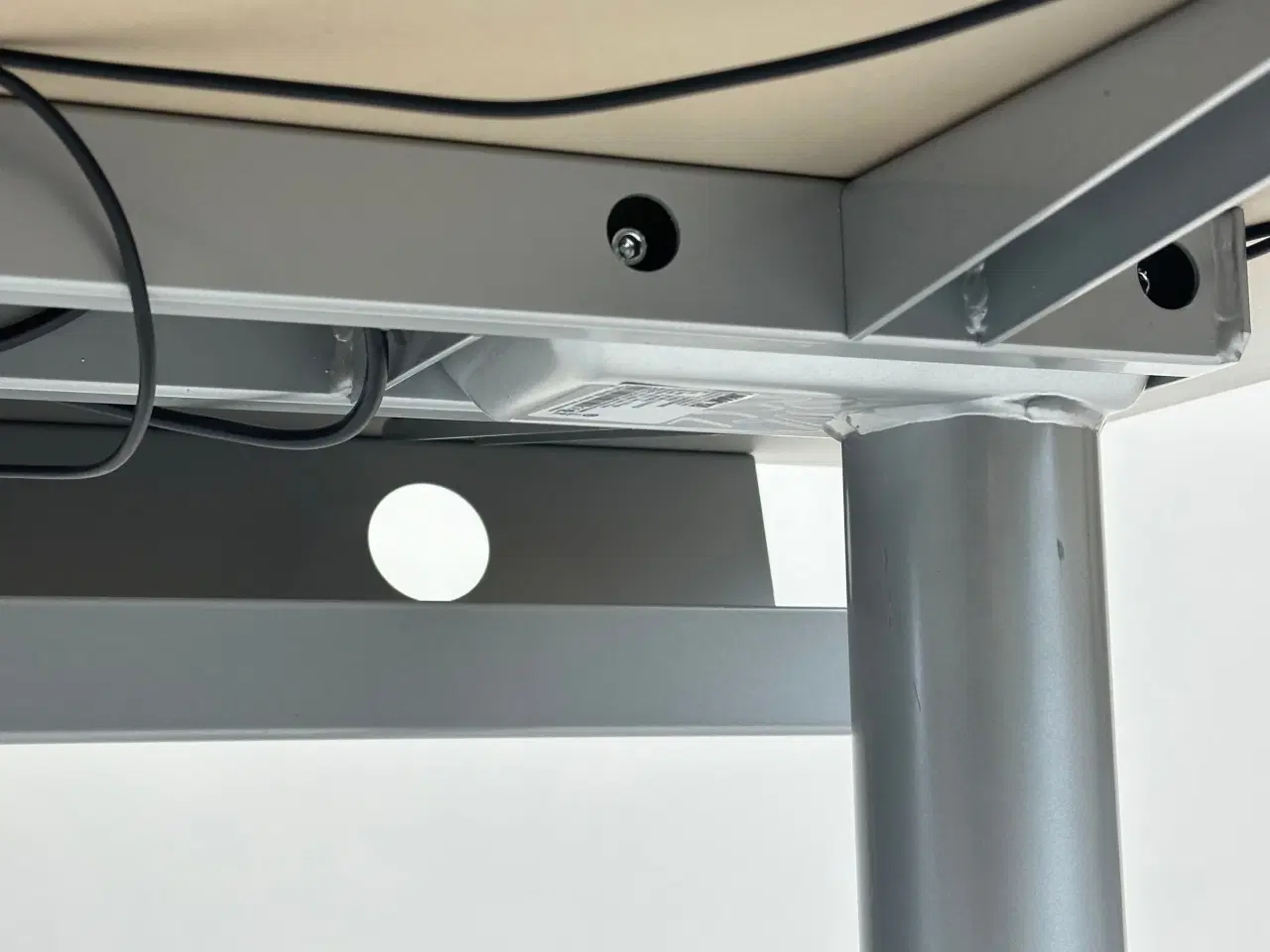 Billede 6 - Hæve-/sænkebord 120x80 - Linak (Grå)
