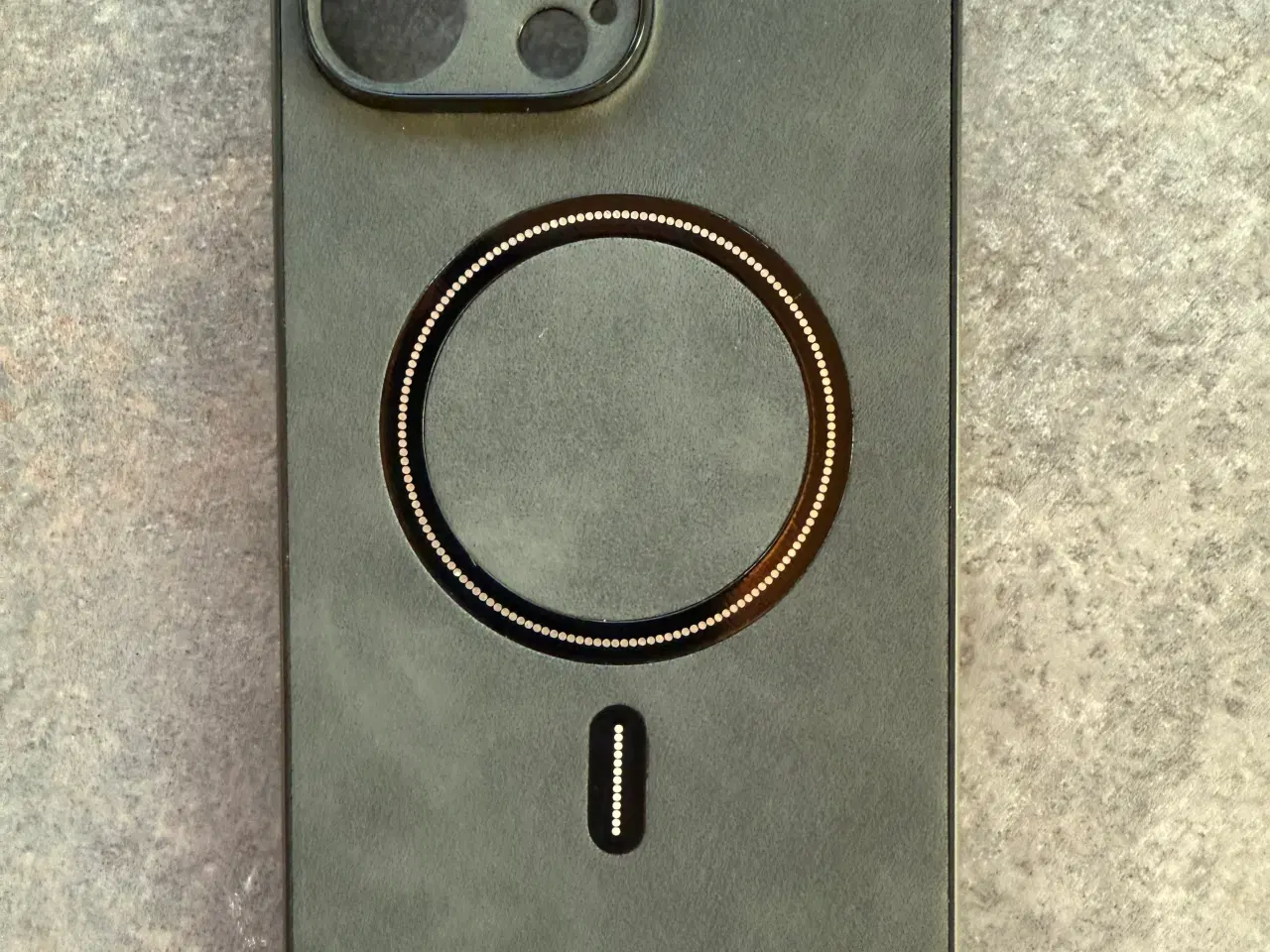 Billede 1 - iPhone 16 pro Max cover silecone 3 stk